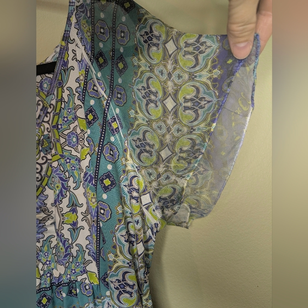 Floral Patterned Women's Top - Picture 5 of 8